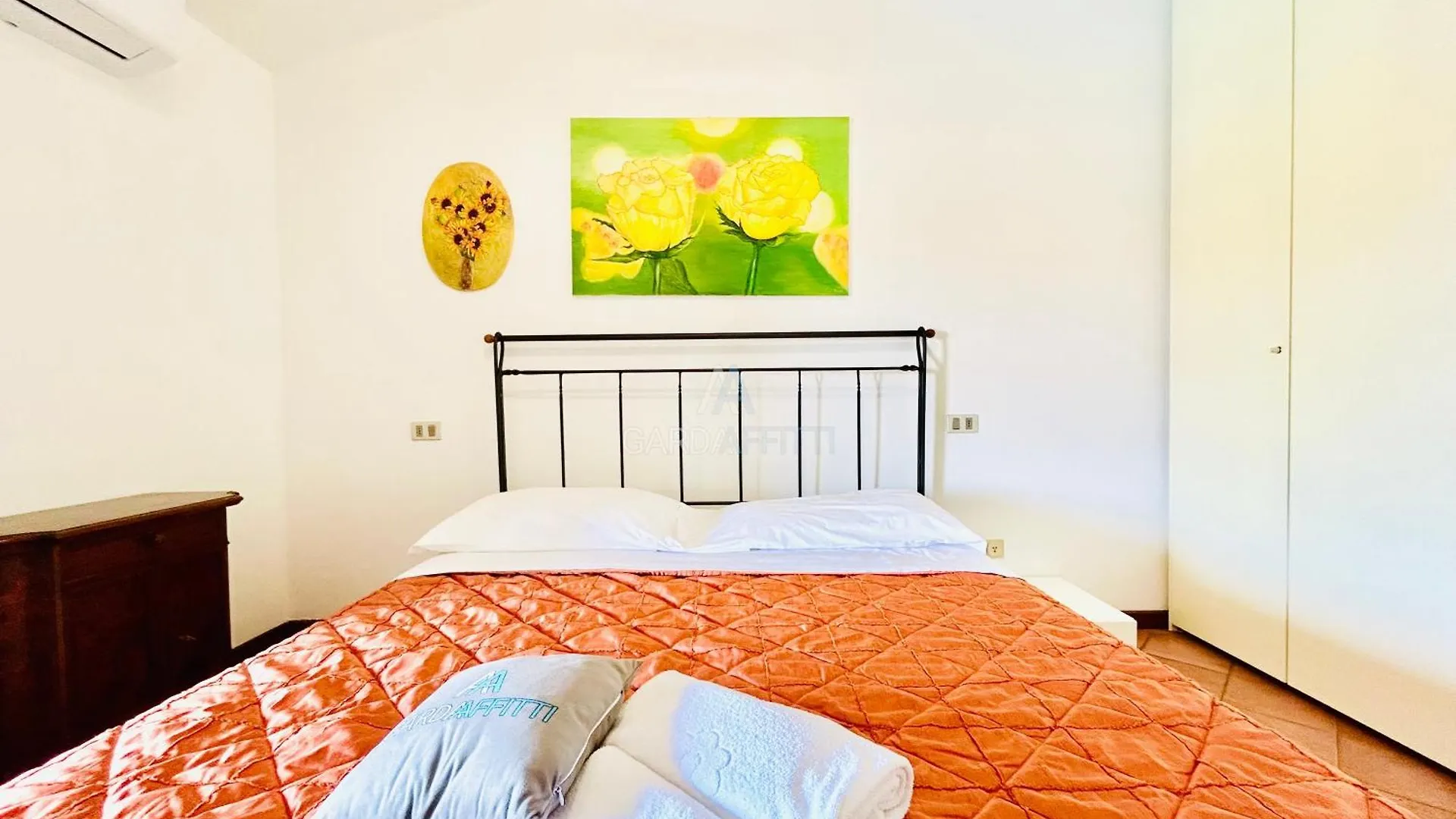 New York Apartment-Comfort E Relax A 200M Dal Lago Sirmione 0*,  Włochy